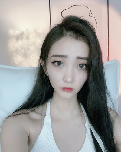 我的真人比照片好看,进来就知道了,点个关注吧?